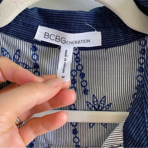BCBGeneration Floral Striped Long  Sleeve Coastal Shift Dress Blue Size M - Picture 12 of 14